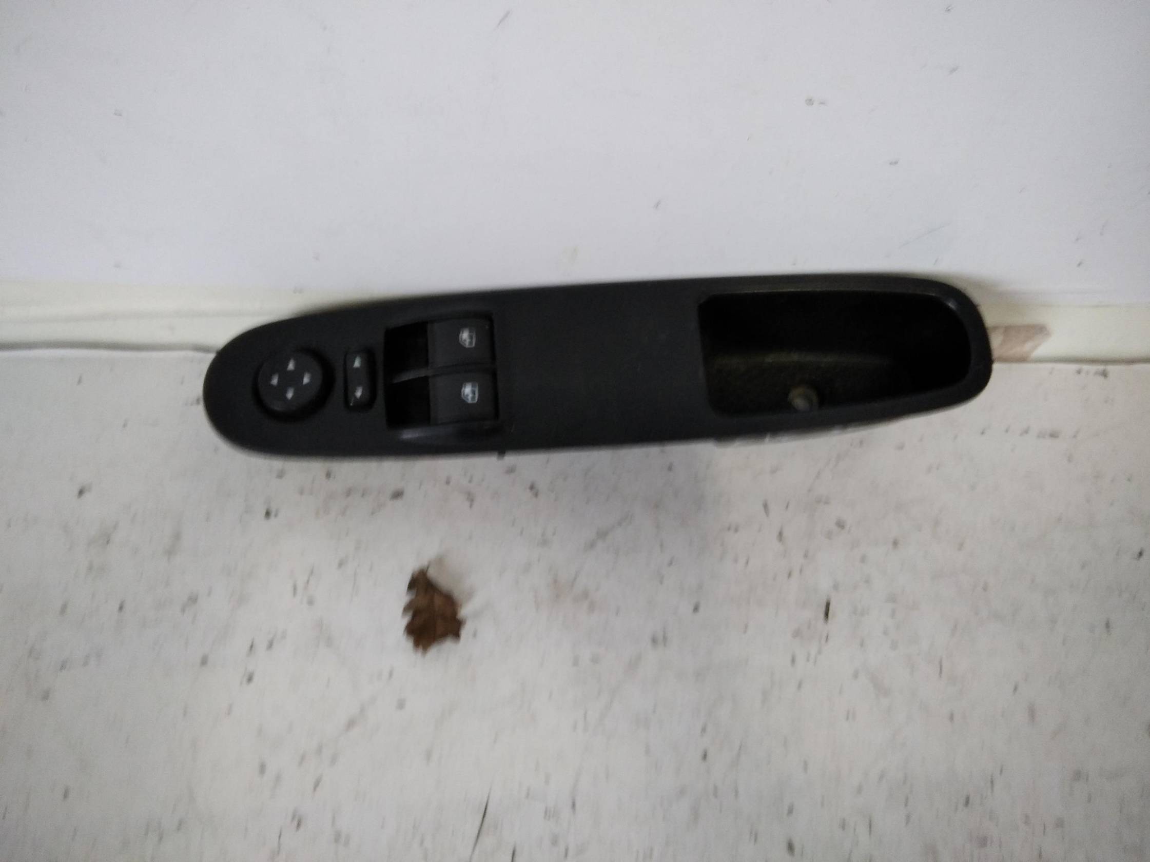 Interruttore alzacristalli porta ant.